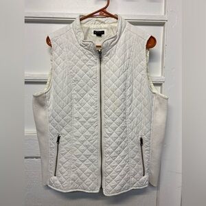 New Directions Women’s Puffer Quilted Vest. Size XL